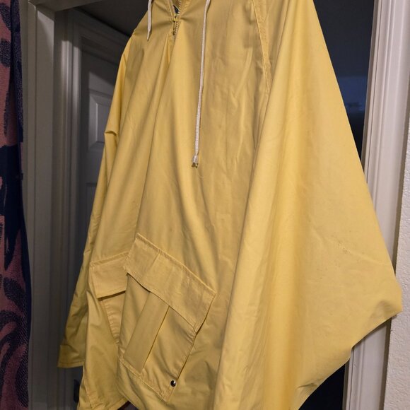 Misty harbor yellow raincoat. - Picture 2 of 4